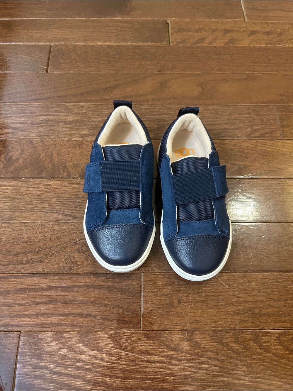 UGG Kids Navy & Cream Hook-and-Loop Slip-On Sneakers